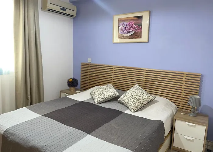 Amorgos Gardens パ フォス